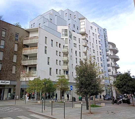 Fonds de commerce de restauration rapide à vendre à MASSY (91) face à la gare TGV