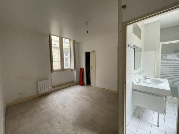 A Rafraichir - T2/T3 en Pierre