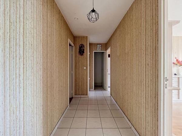 Appartement Saint Herblain : Quartier La Bernardière, traversant,3 chambres + potentiel 4e. loggia, parking, cave