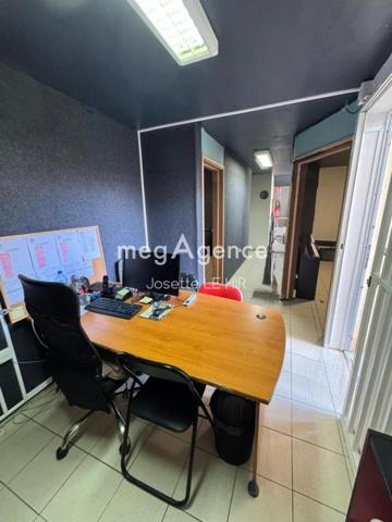 Local Commercial à CAYENNE, 97300 - 2 pièces 58m²