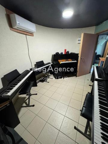 Local Commercial à CAYENNE, 97300 - 2 pièces 58m²