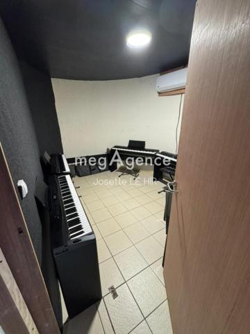 Local Commercial à CAYENNE, 97300 - 2 pièces 58m²