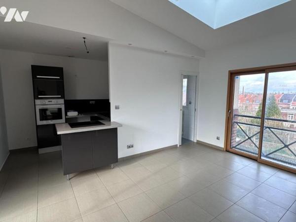 CROIX. T3 LUMINEUX EN DERNIER ETAGE