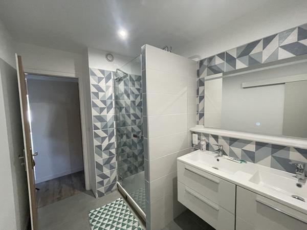 À LOUER - BEL APPARTEMENT T4 ENTIÈREMENT MEUBLÉ - QUARTIER SAINT-RÉMI À REIMS