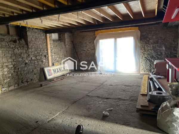 Maison ou commerce de 147m2 au sol à Coutances