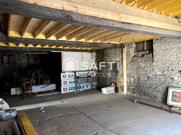 Maison ou commerce de 147m2 au sol à Coutances