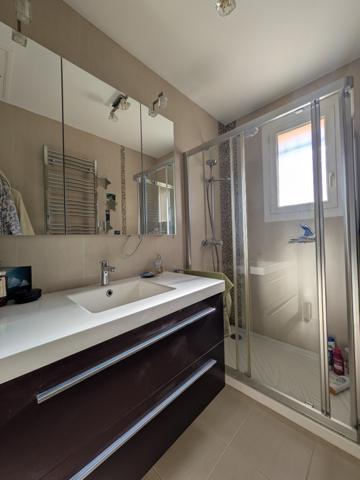 Aix-en-Provence (13540) Plain-pied lumineux avec garage et jardin : Puyricard