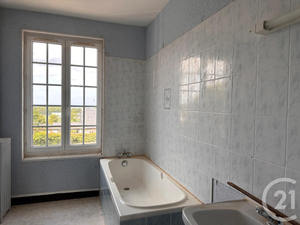 Immeuble à vendre  1100 m2 ST PIERRE EGLISE - 50