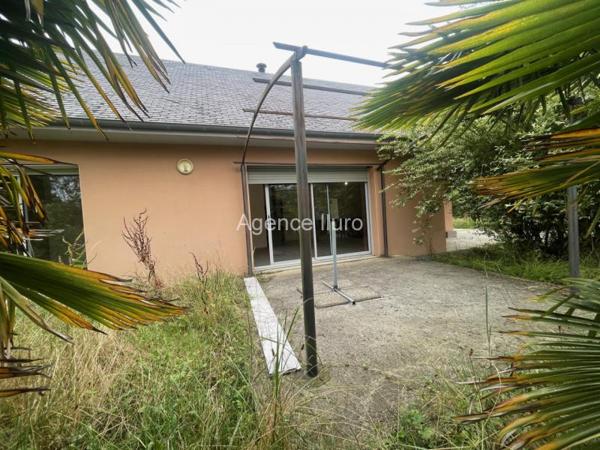 Maison - Proximite oloron-sainte-marie - Réf.:205306 PROXIMITE OLORON - MAISON RECENTE T4 DE TYPE PLAIN-PIED AVEC TRES BELLE VUE SUR LES PYRENEES -