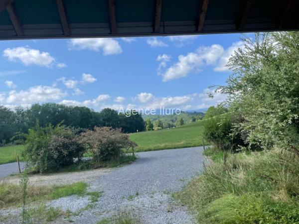 Maison - Proximite oloron-sainte-marie - Réf.:205306 PROXIMITE OLORON - MAISON RECENTE T4 DE TYPE PLAIN-PIED AVEC TRES BELLE VUE SUR LES PYRENEES -