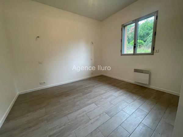 Maison - Proximite oloron-sainte-marie - Réf.:205306 PROXIMITE OLORON - MAISON RECENTE T4 DE TYPE PLAIN-PIED AVEC TRES BELLE VUE SUR LES PYRENEES -