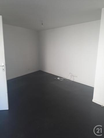 Immeuble à vendre  230 m2 COMMENTRY - 03