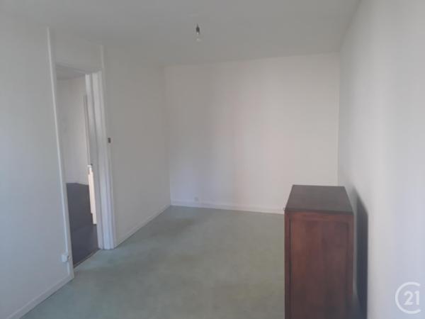 Immeuble à vendre  230 m2 COMMENTRY - 03