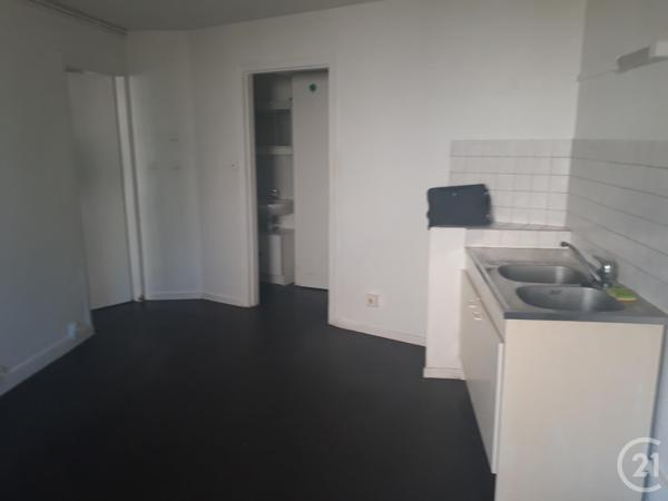 Immeuble à vendre  230 m2 COMMENTRY - 03