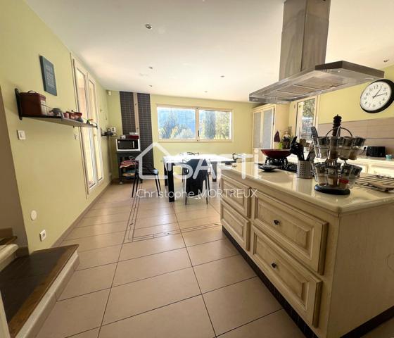 maison provencale de 245 m² sur un terrain de 7000m²