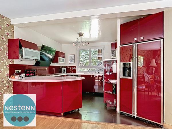 À vendre : Maison d'exception avec parc arboré et une belle façade de 40m au bord de l'eau