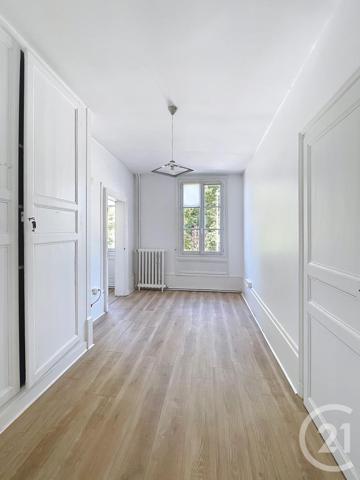 Immeuble à vendre  382 m2 COMPIEGNE - 60