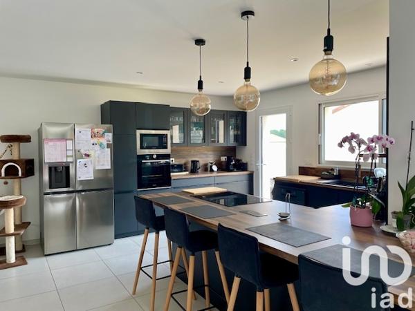 Maison à vendre 5 pièces 132 m² Nieuil-l'Espoir