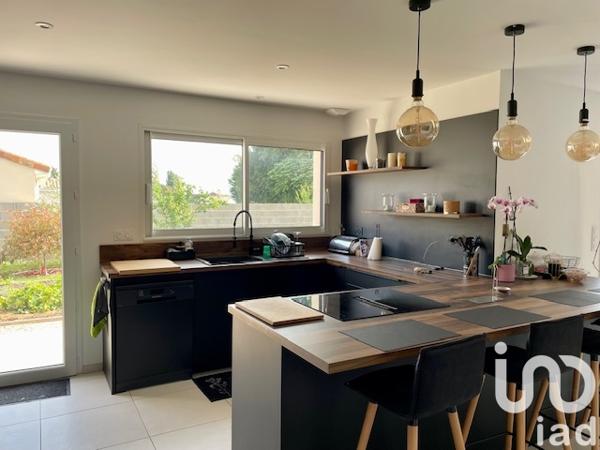 Maison à vendre 5 pièces 132 m² Nieuil-l'Espoir