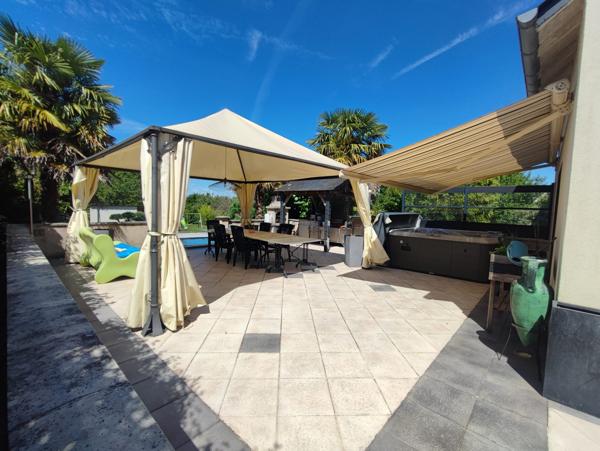À vendre - Maison bourgeoise, 7 pièces située à Amboise (37400)