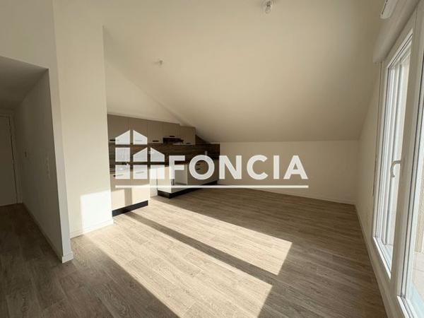 Location Appartement 3 pièces 67.5 m² - 150 RUE ABBE PIERRE Amberieu En Bugey 01500