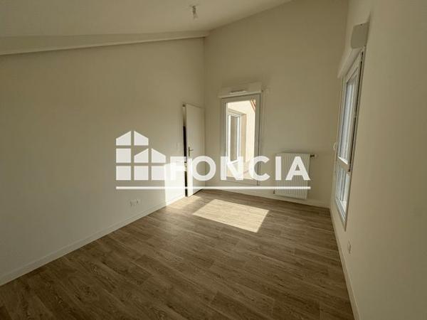 Location Appartement 3 pièces 67.5 m² - 150 RUE ABBE PIERRE Amberieu En Bugey 01500