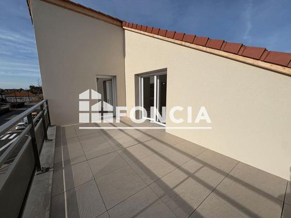 Location Appartement 3 pièces 67.5 m² - 150 RUE ABBE PIERRE Amberieu En Bugey 01500