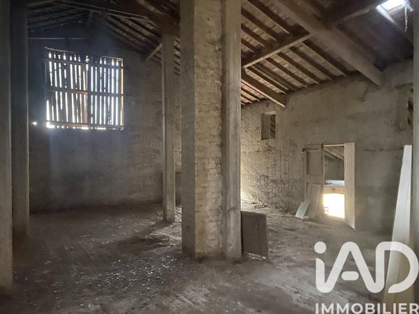 Immeuble à vendre 200 m² Marches