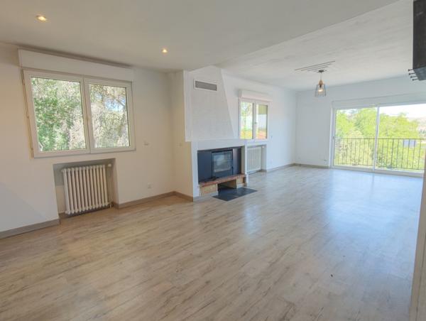 Appartement T5 avec grand garage et jardin