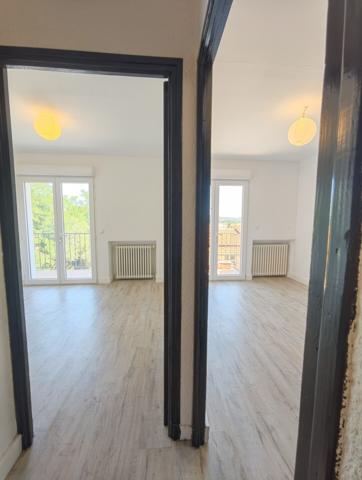 Appartement T5 avec grand garage et jardin