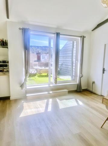 Appartement à LE CHAMBON-FEUGEROLLES, 42500 - 3 pièces 119m²
