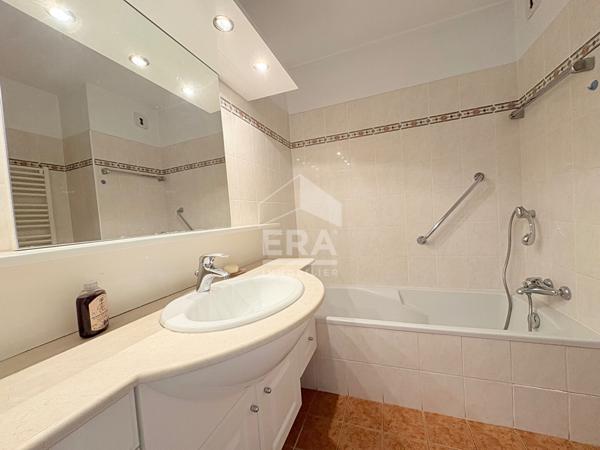 Antibes Appartement 4 pièces 79m2  traversant terrasse et garage