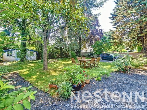 ST BONNET DE MURE Le Haut - Maison de 150 m² et 6 pièces sur terrain arboré de 549 m²