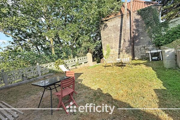 Maison
         5 pièces
        - 125 m² Exclusivité 359 000 € *