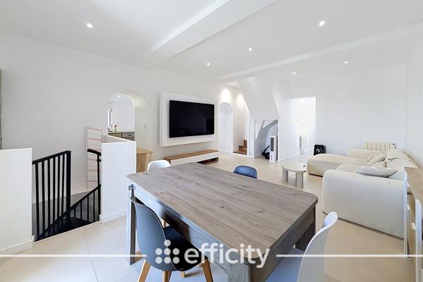 Maison
         5 pièces
        - 125 m² Exclusivité 359 000 € *