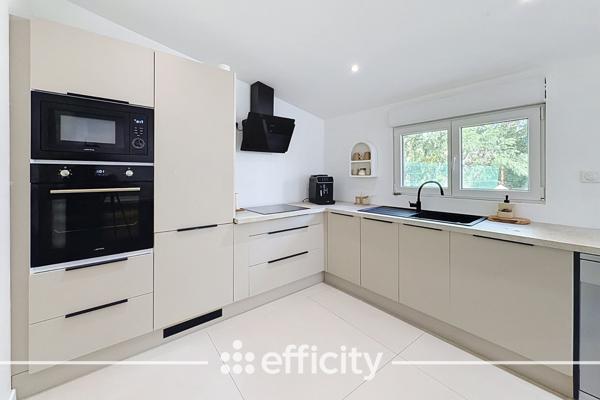 Maison
         5 pièces
        - 125 m² Exclusivité 359 000 € *