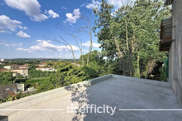 Maison
         5 pièces
        - 125 m² Exclusivité 359 000 € *