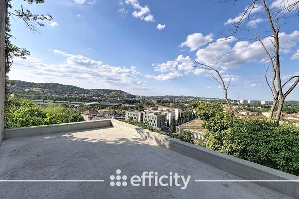 Maison
         5 pièces
        - 125 m² Exclusivité 359 000 € *