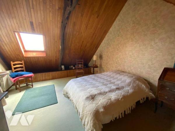 Maison à Vendre à Pléhédel (22290) en Côtes-d'Armor (22).

En plein centre ville, beaux volum...