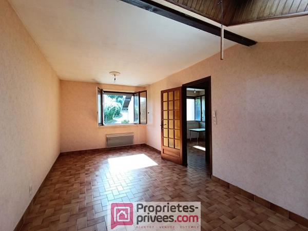 Belle maison d'habitation à fort potentiel à découvrir sur la commune de Mamirolle, idéalement située à mi-chemin entre Besançon et Valdahon, à la campagne, au calme, sans vis-à-vis