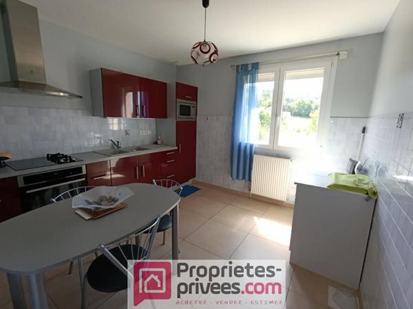 Belle maison d'habitation à fort potentiel à découvrir sur la commune de Mamirolle, idéalement située à mi-chemin entre Besançon et Valdahon, à la campagne, au calme, sans vis-à-vis