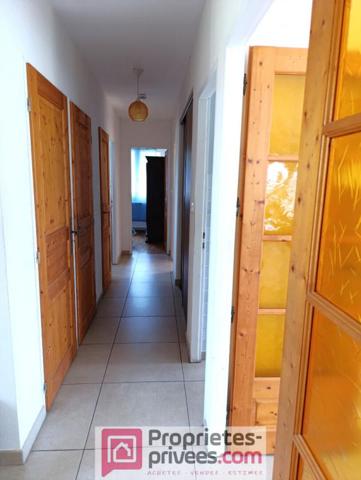 Belle maison d'habitation à fort potentiel à découvrir sur la commune de Mamirolle, idéalement située à mi-chemin entre Besançon et Valdahon, à la campagne, au calme, sans vis-à-vis