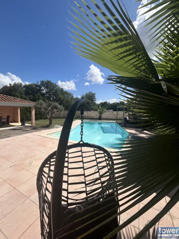 Villa à acheter à Saint-Quentin-De-Baron avec. TOWER BORDEAUX NORD