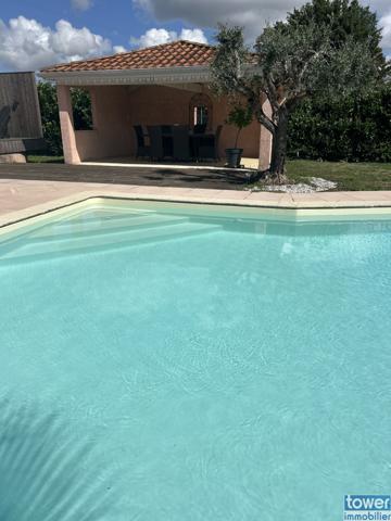 Villa à acheter à Saint-Quentin-De-Baron avec. TOWER BORDEAUX NORD