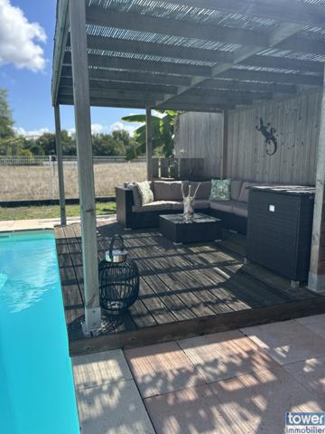 Villa à acheter à Saint-Quentin-De-Baron avec. TOWER BORDEAUX NORD