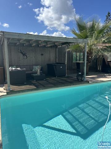 Villa à acheter à Saint-Quentin-De-Baron avec. TOWER BORDEAUX NORD