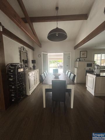 Villa à acheter à Saint-Quentin-De-Baron avec. TOWER BORDEAUX NORD