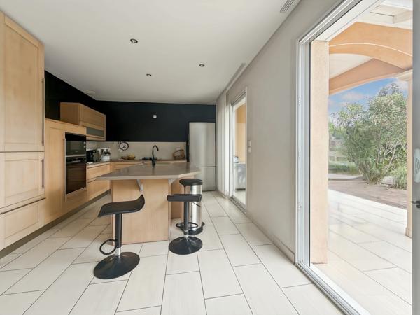 Parcieux (01600) Maison familiale avec piscine et grand garage – Parcieux