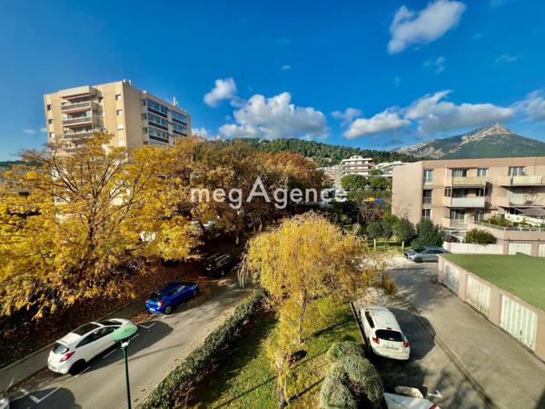 Appartement à LA GARDE, 83130 - 2 pièces 45m²