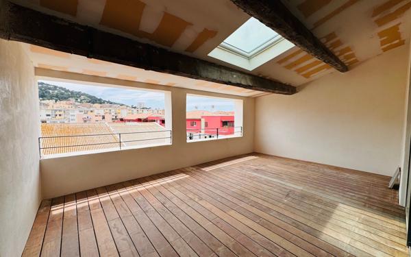 Appartement à vendre    3 pièces • 128 m2 Sète